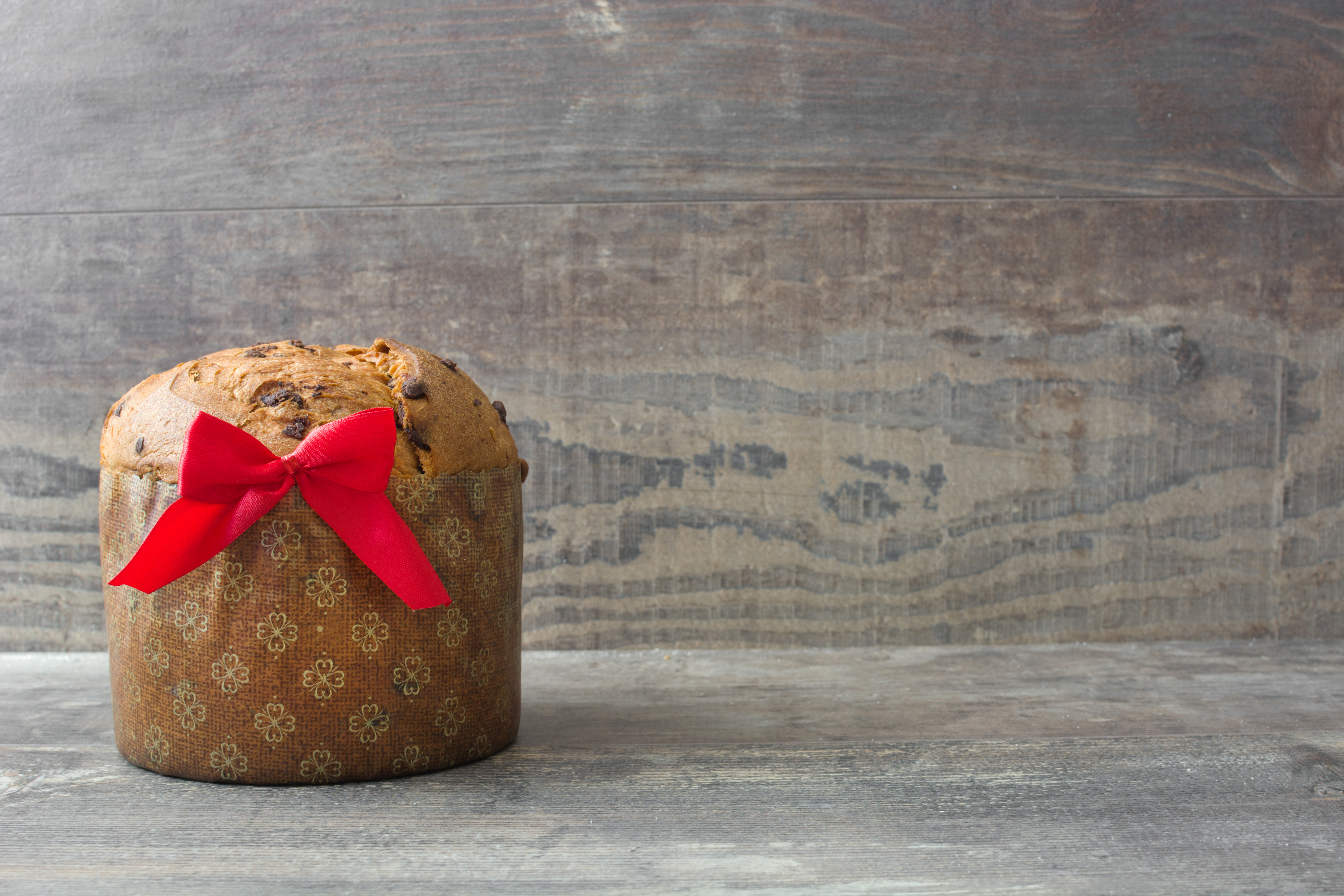 christmas-chocolate-cake-panettone-with-a-red-ribbon