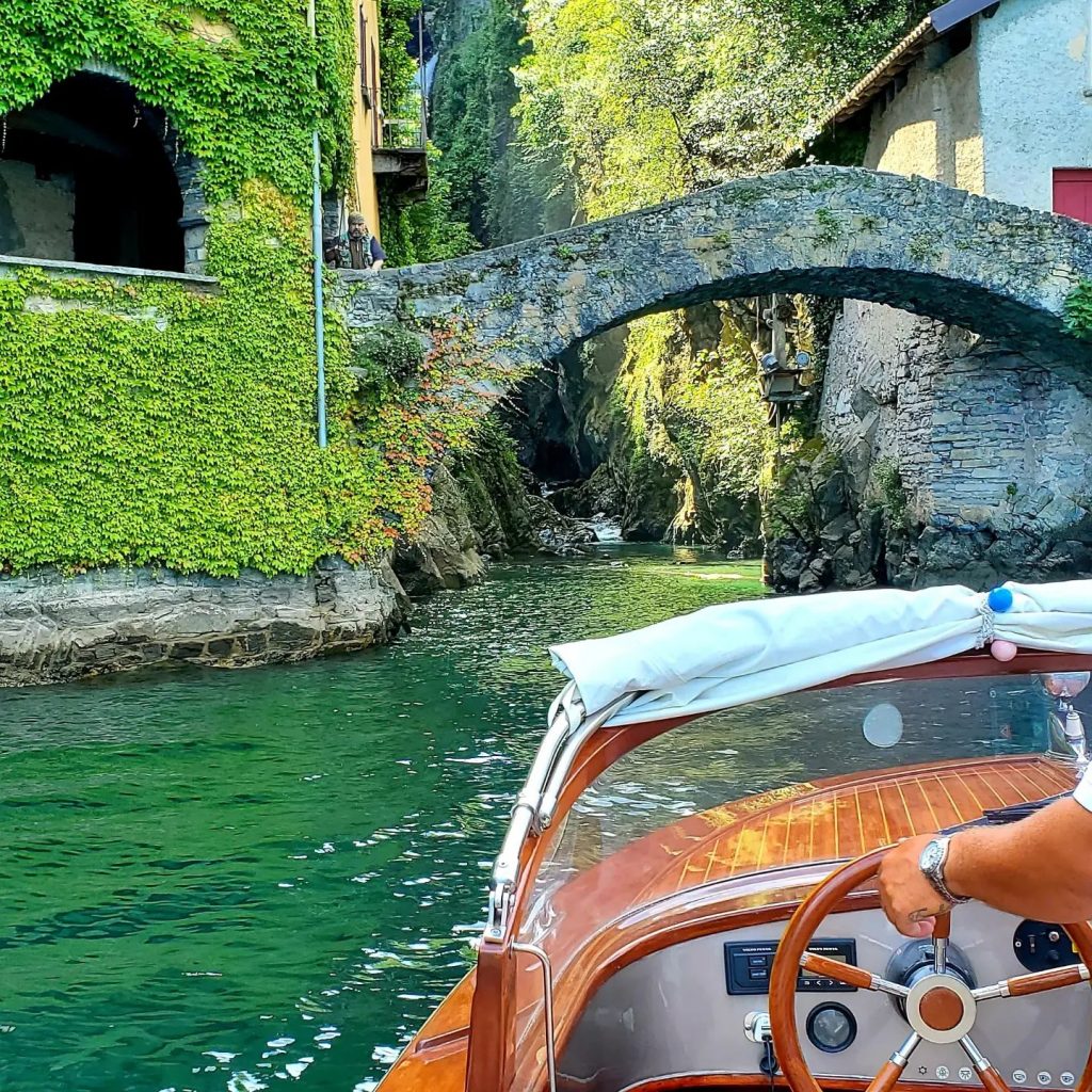 lake como boat tour from lecco