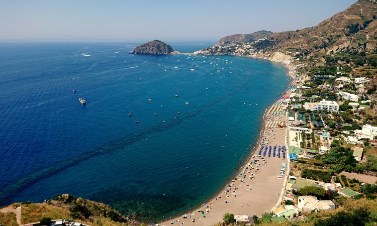 LE FUMAROLE: ISCHIA’S STEAMING BEACH