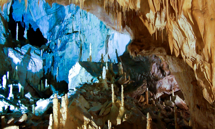 EXPLORING THE GROTTE DI FRASASSI