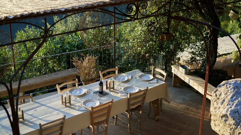 ITALIAN TABLE